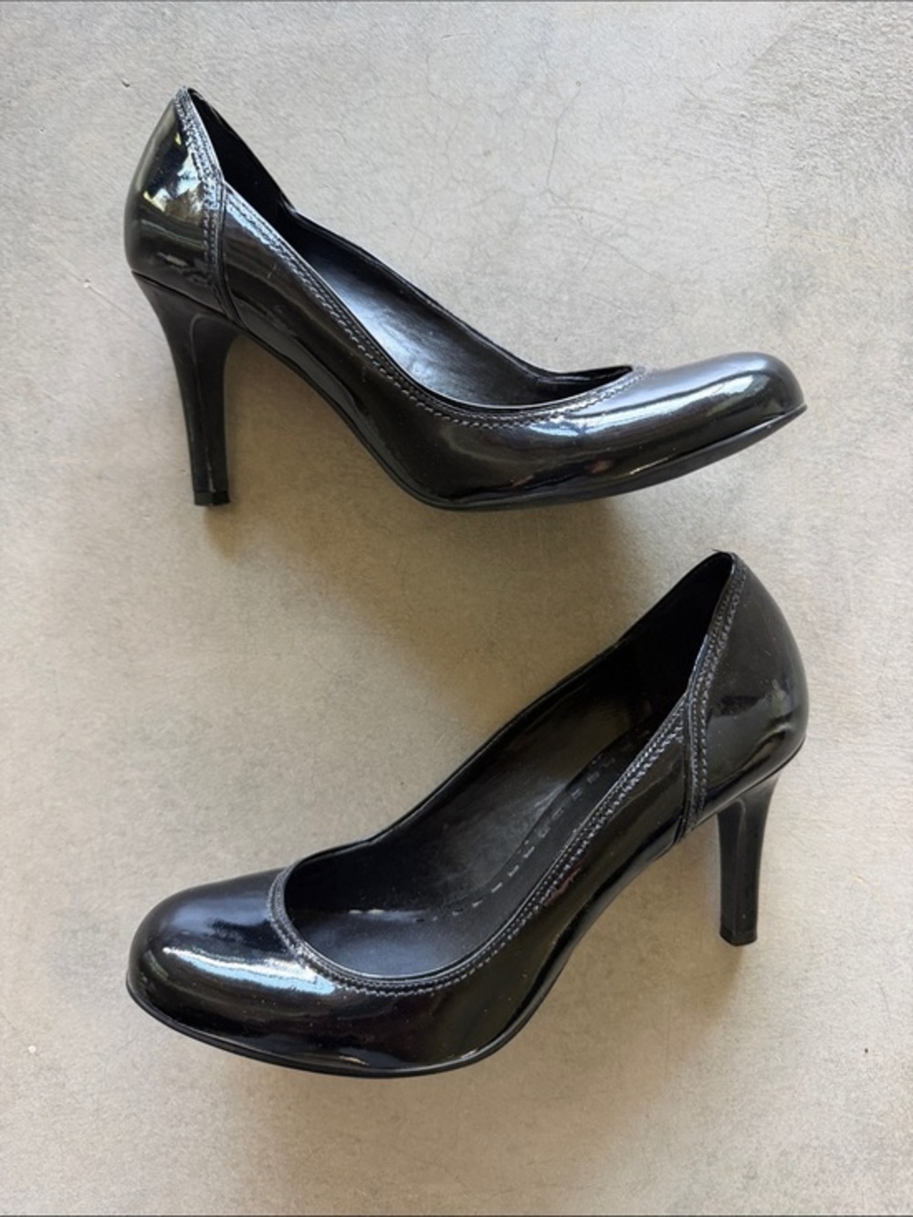 Gianni Bini shoes size 6 black pump